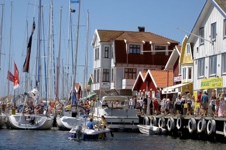 smögenbryggan under högsäsong